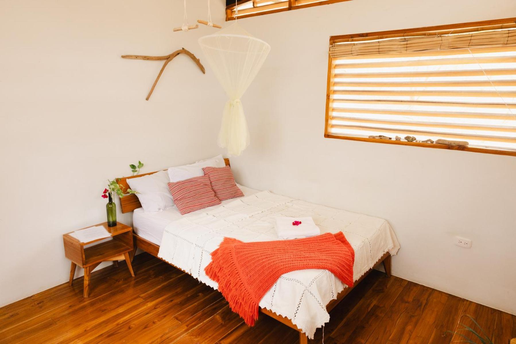 Nosotros Playa Maderas - Surf House & Casitas Villa Exterior photo